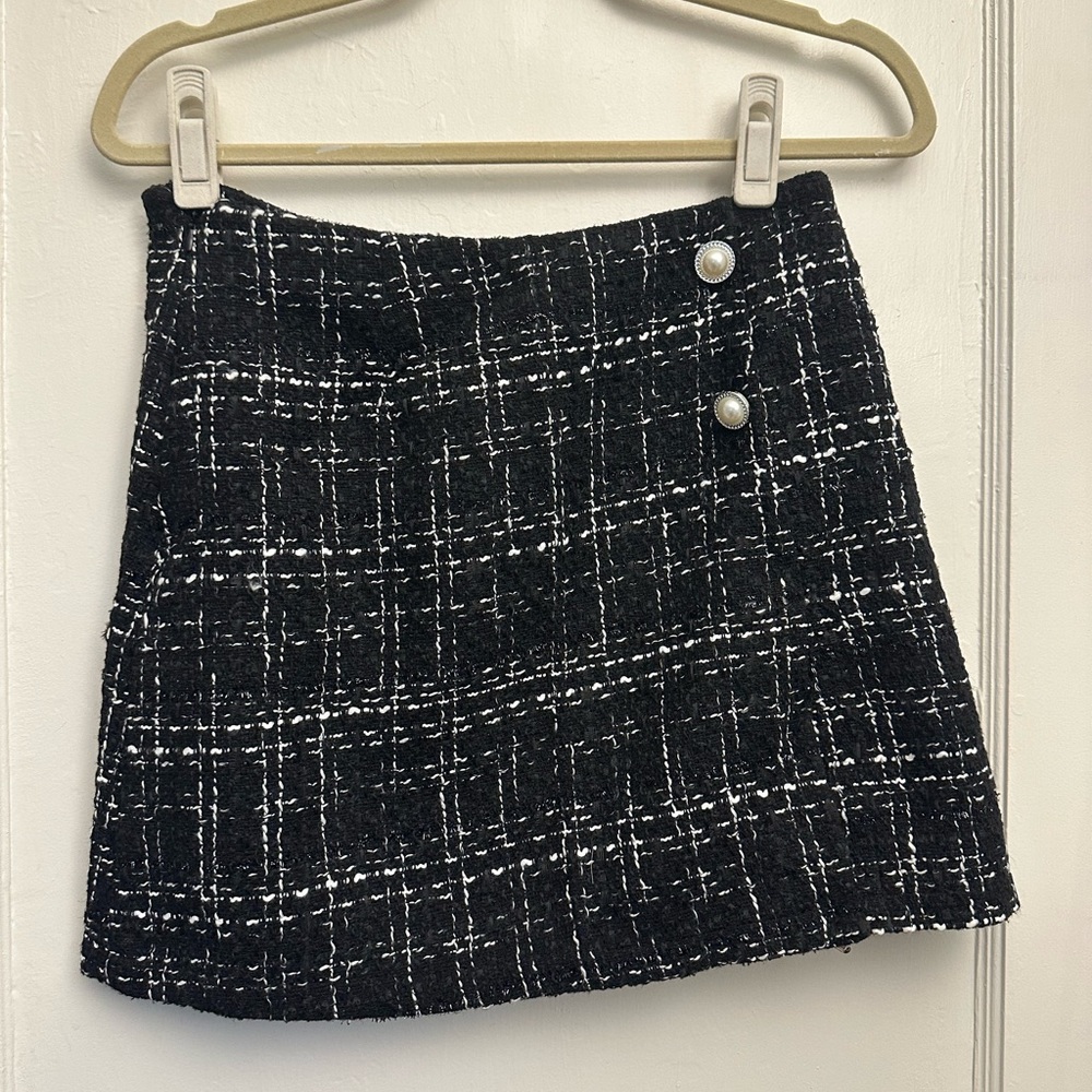 Tweed black and white mini skirt